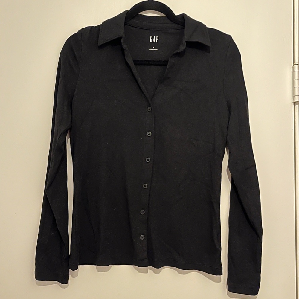 GAP Modern Button-Down Shirt